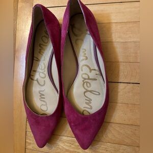 Sam Edelman fuschia pointy toe flats. Suede with rock stud backing.